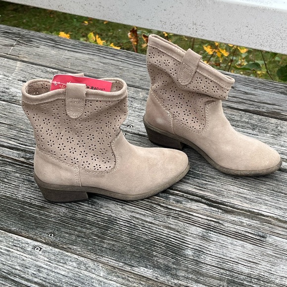 Tan ankle boot - Picture 1 of 8